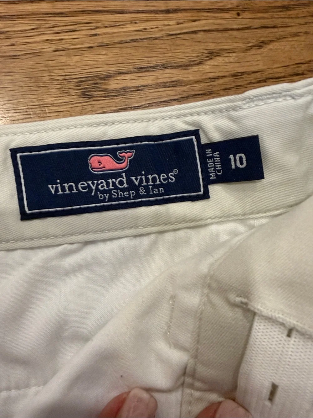 Vineyard Vines White Shorts with Navy Embroidered Icons
